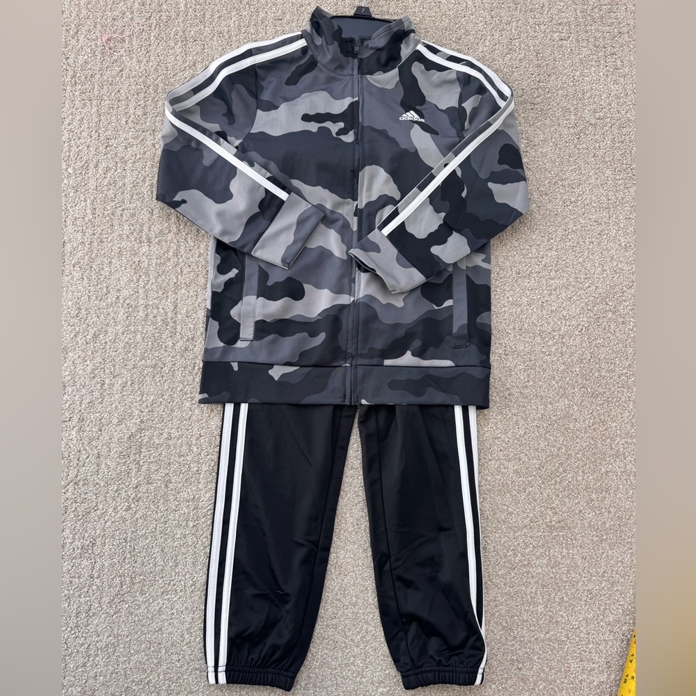 Adidas Two Piece Printed Camouflage Zip Up Track Jacket & Pants Set Boys Size 7
